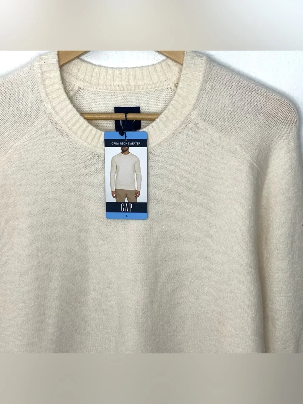 NWT Gap Men’s Soft & Comfortable Cream Relaxed Fit  Crewneck Sweater Size Large
